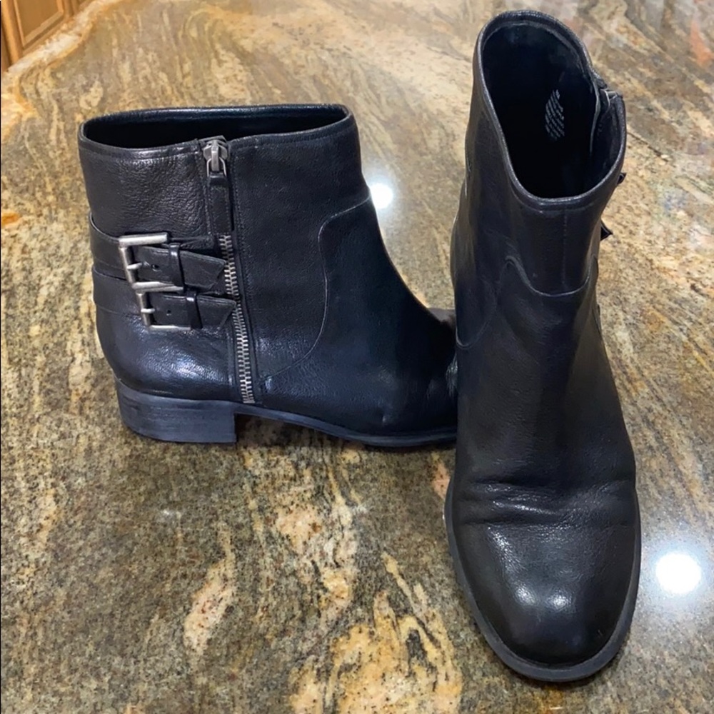 Nine West black leather boots Size 8